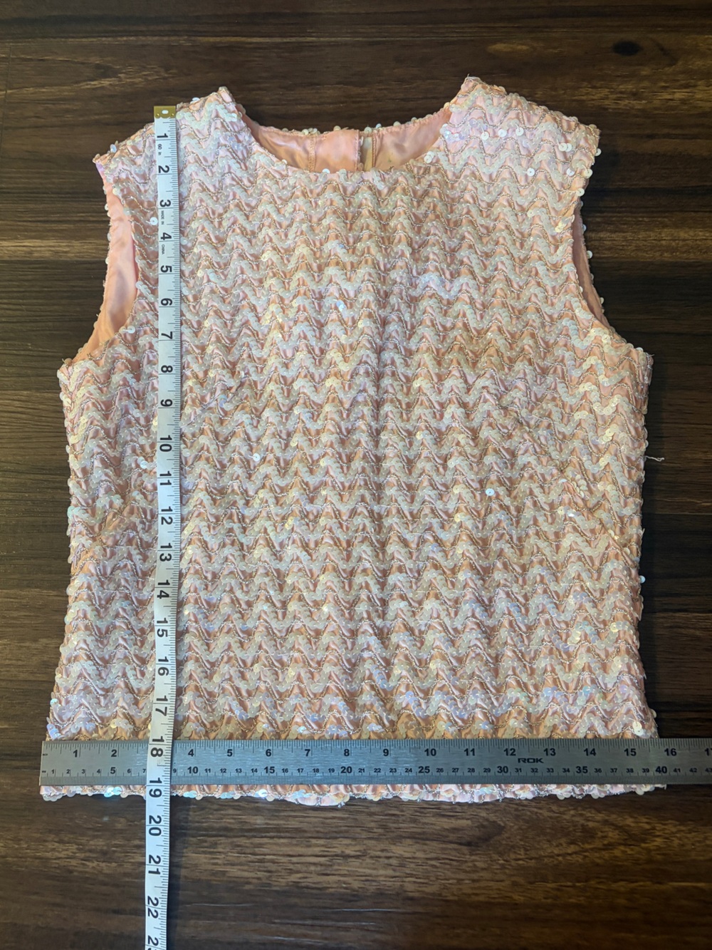 Vintage 70s Pink Sequin Zigzag button closure sleeveless Top - Picture 10 of 16